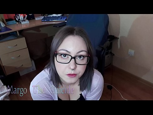 ❤️ Seksuali mergina su akiniais giliai čiulpia dildo į kamerą ️ Porno fb prie mūsų ❌❤